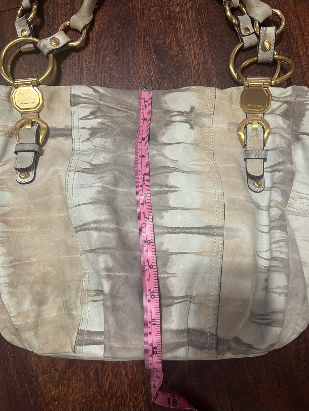 b. makowsky Beige and Light Gray Tie-Dye Leather Shoulder Bag with Gold Hardware - Picture 14 of 14